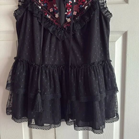 Kate Spade Embroidered Black Sleeveless Top Ruffles Tassels - Picture 4 of 7